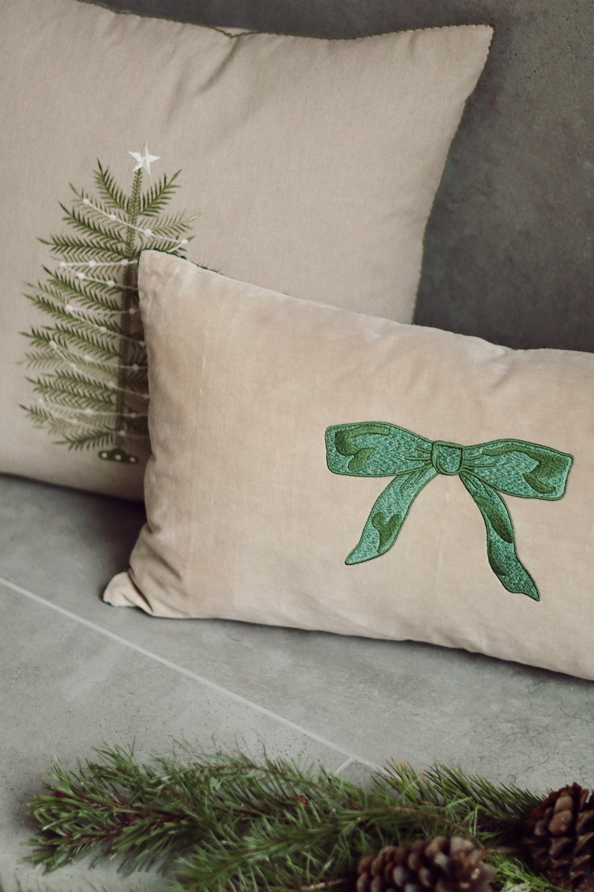 Velvet Bow Pillow - Green 21 x 12