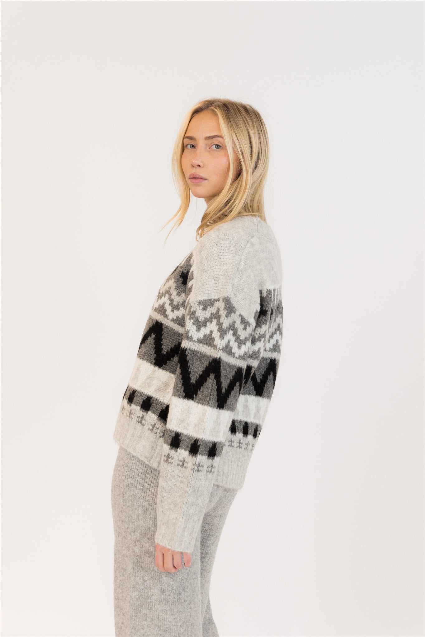Landen Crewneck Pullover- Grey/Black
