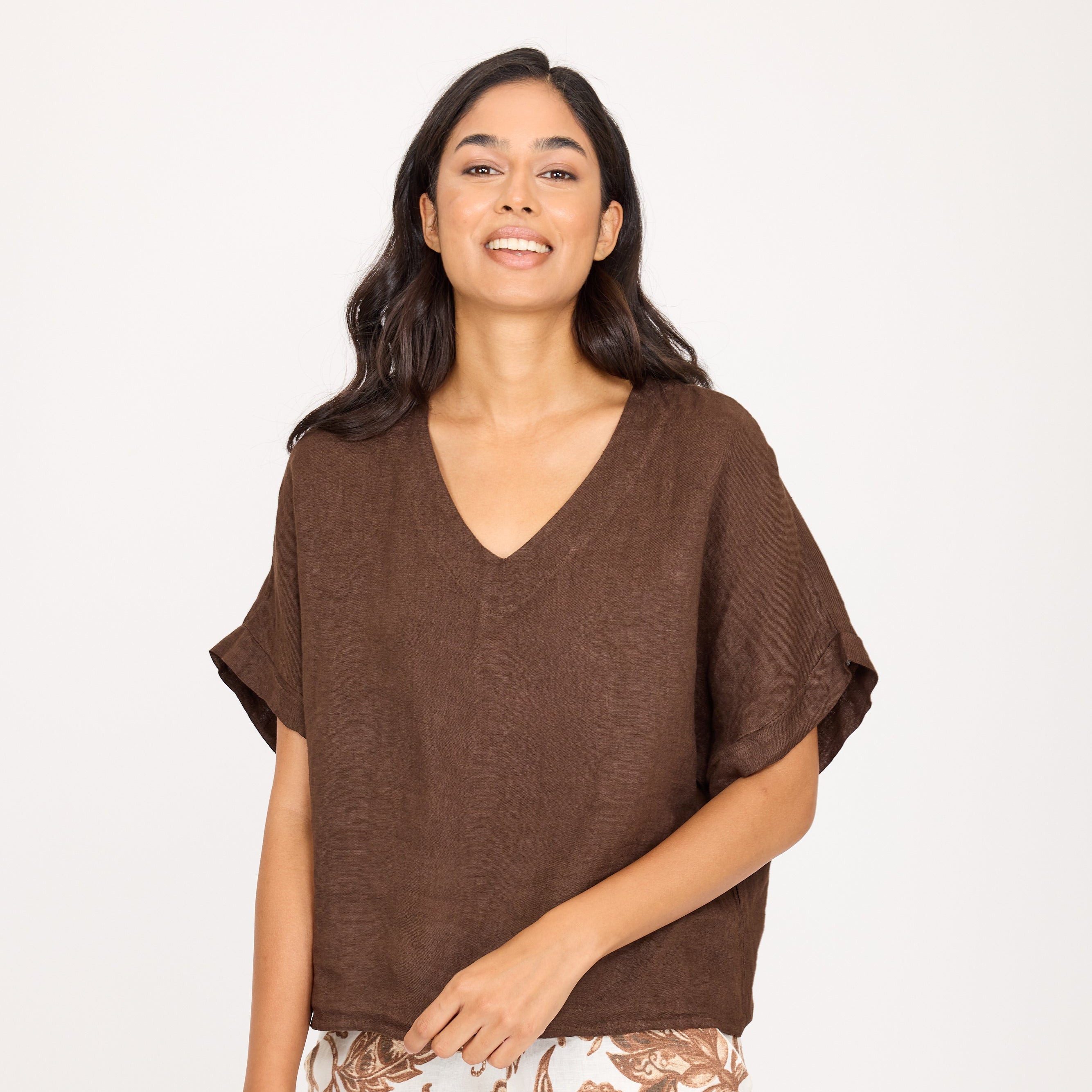 Linen V-Neck Tee - Coffee
