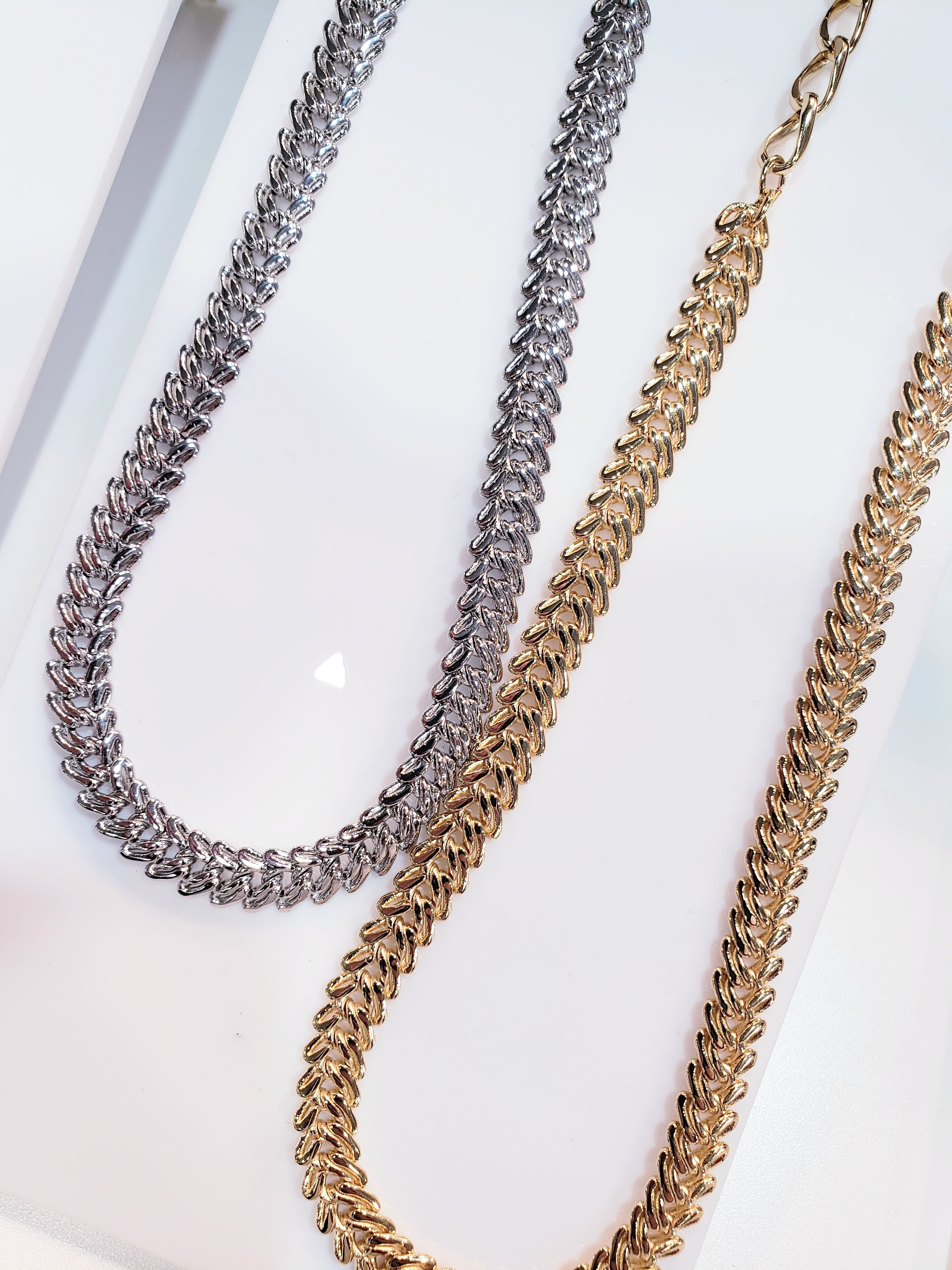 Herringbone Chain