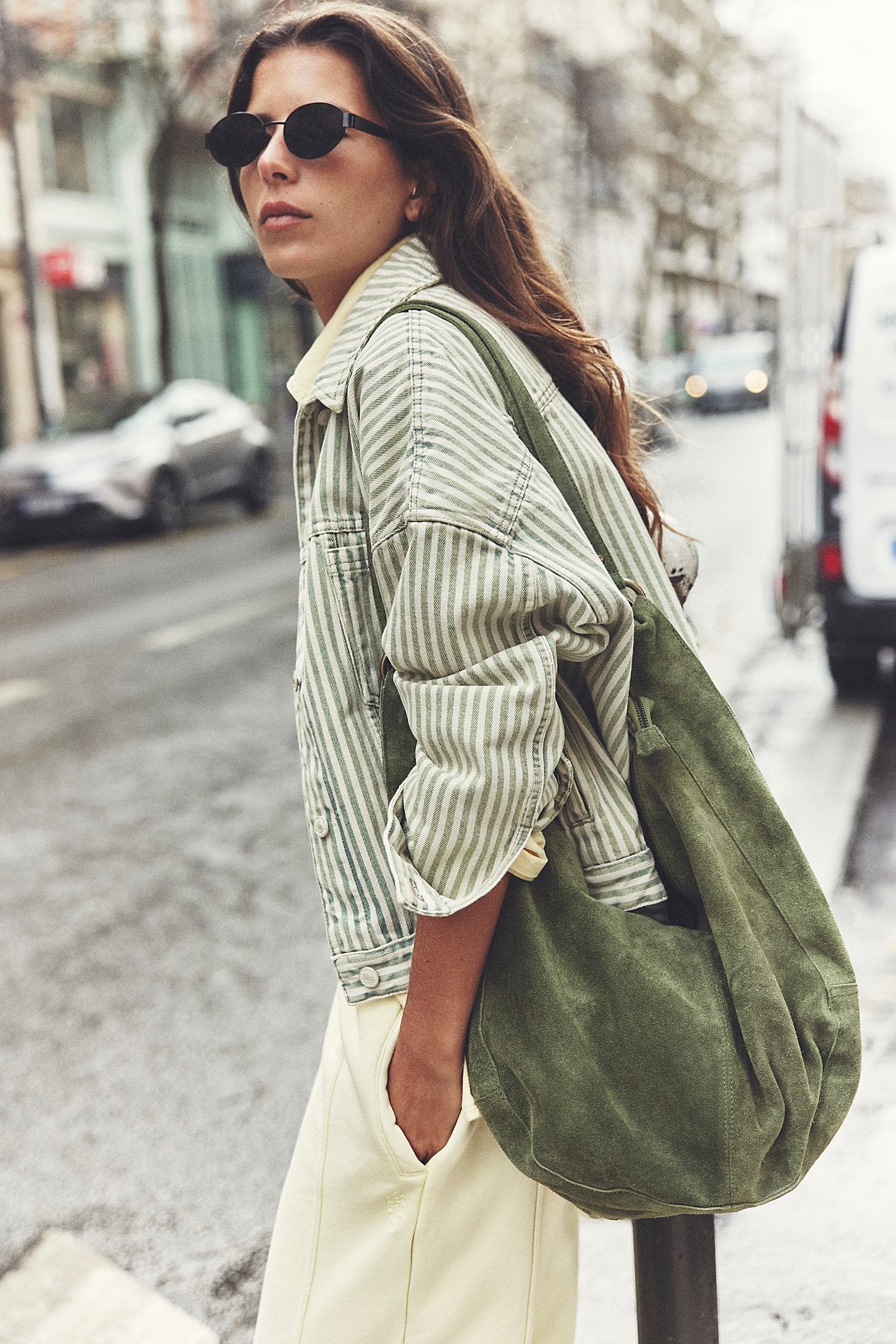 Roma Suede Tote / Olive Moss