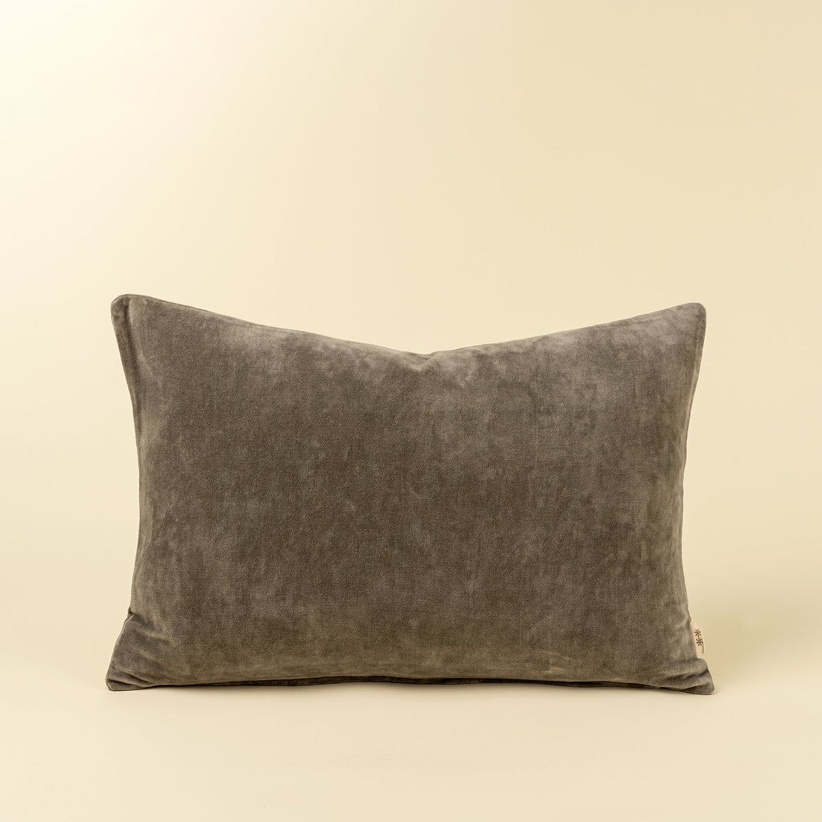 Vera Luxe Velvet Pillow - Cypress 16 x 24
