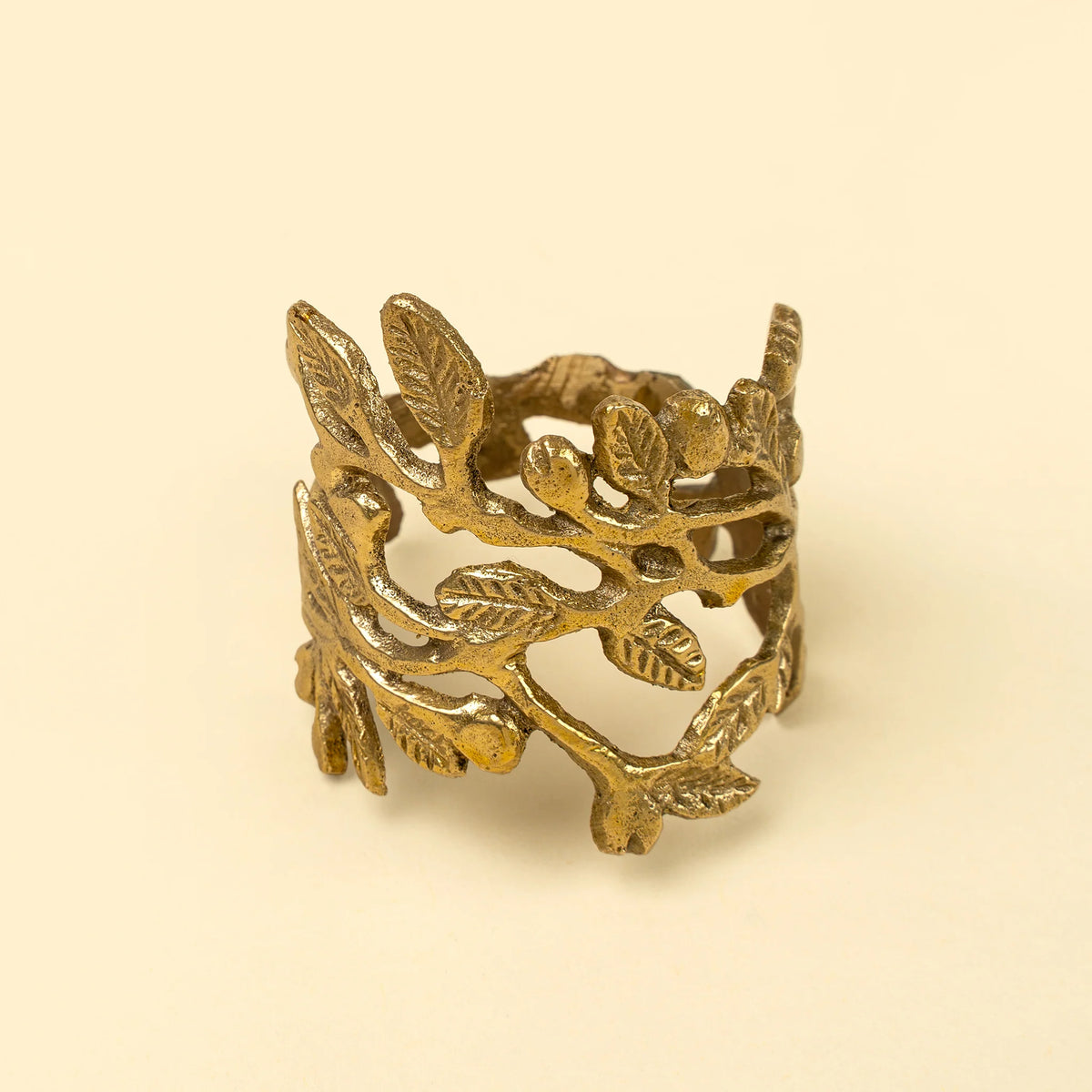 Winterberry Brass Napkin Ring