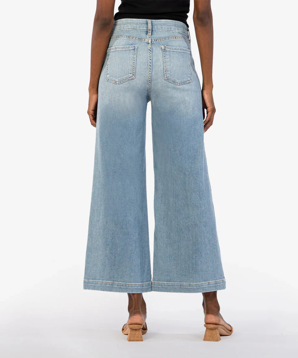 Meg - Wide Leg w/Patch Pocket Jean (Revealing Wash)