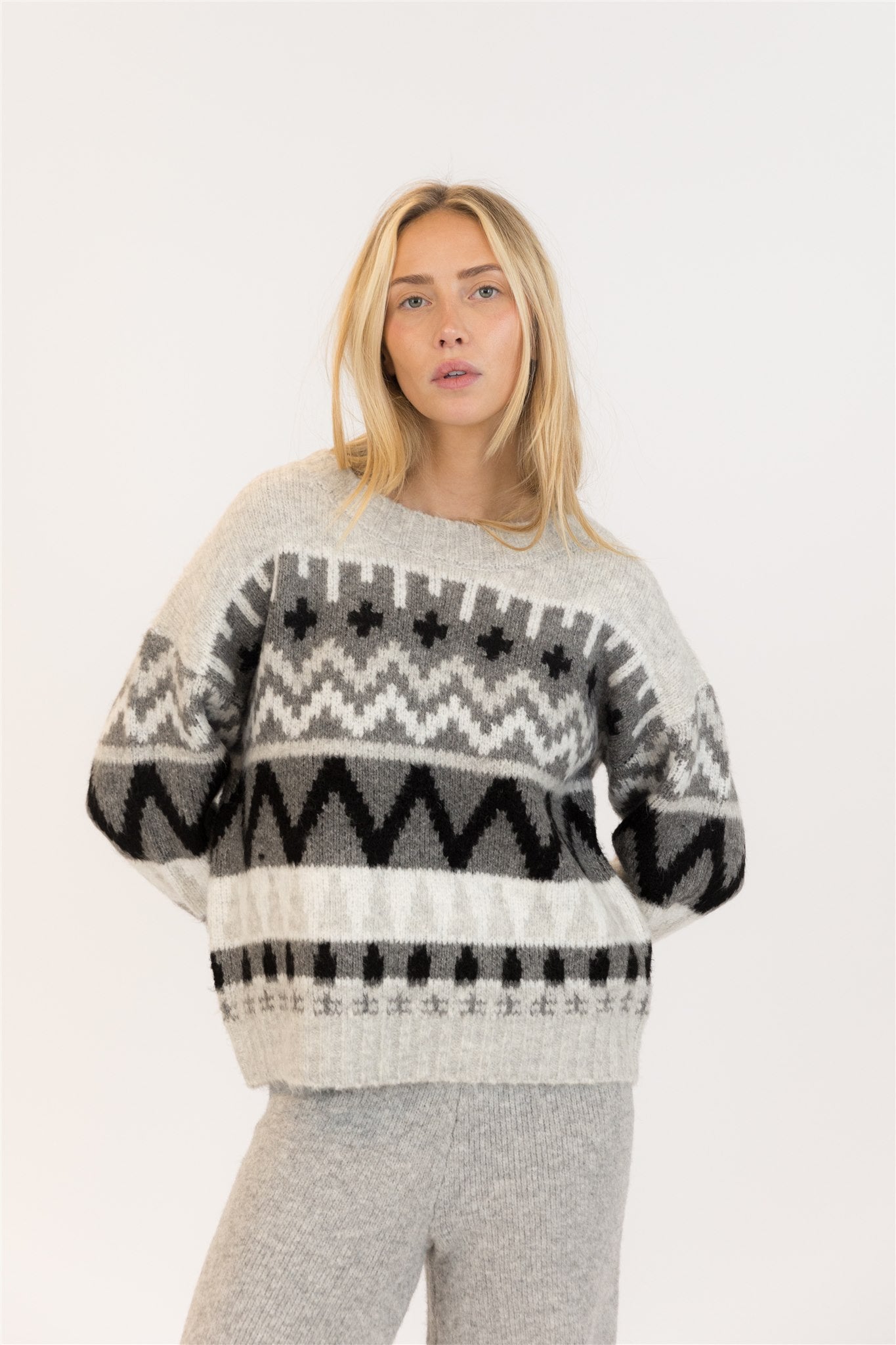 Landen Crewneck Pullover- Grey/Black
