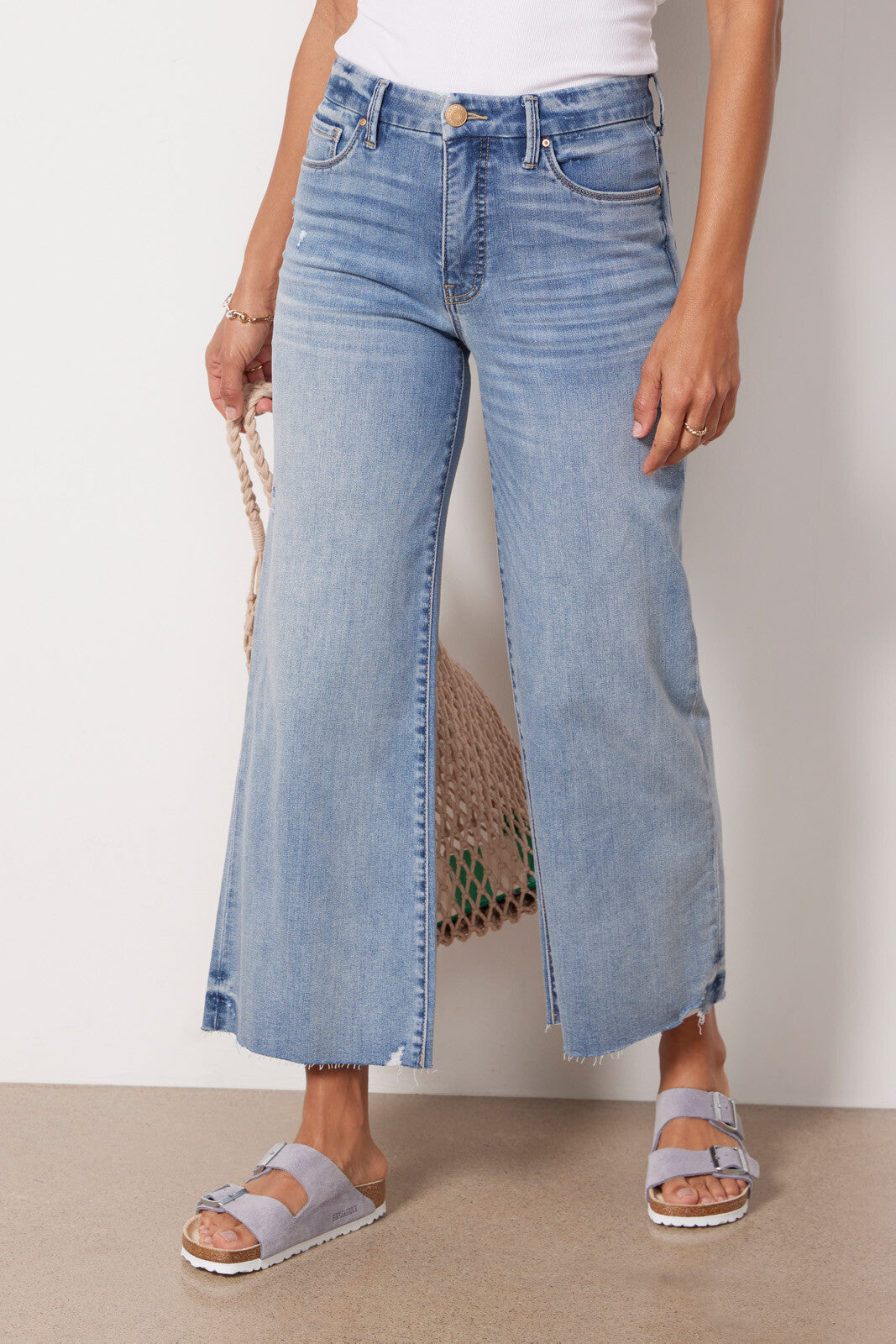 Meg - High Rise Raw Hem (Continue Wash)