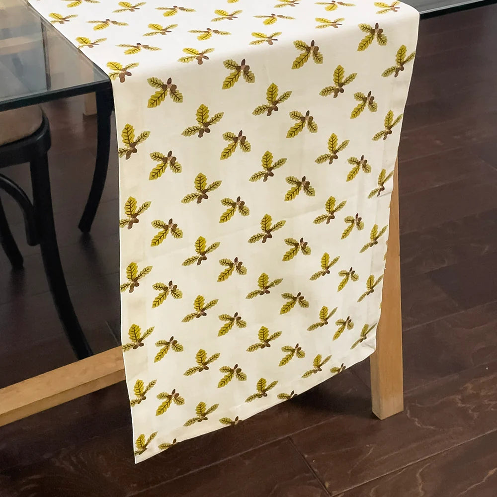 Oak Leaf Runner